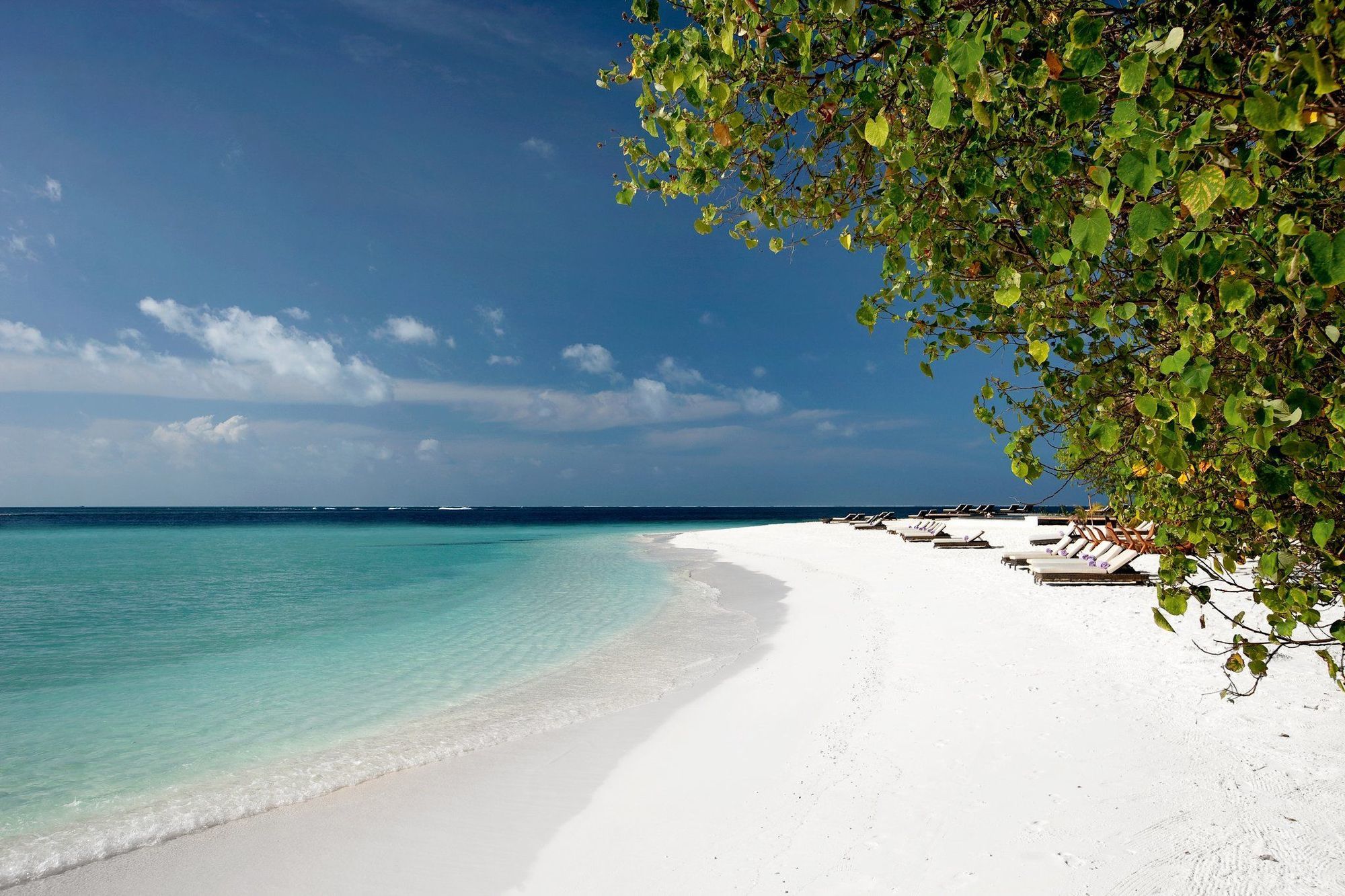 Constance Moofushi Maldives Hotel Himandhoo Exterior photo