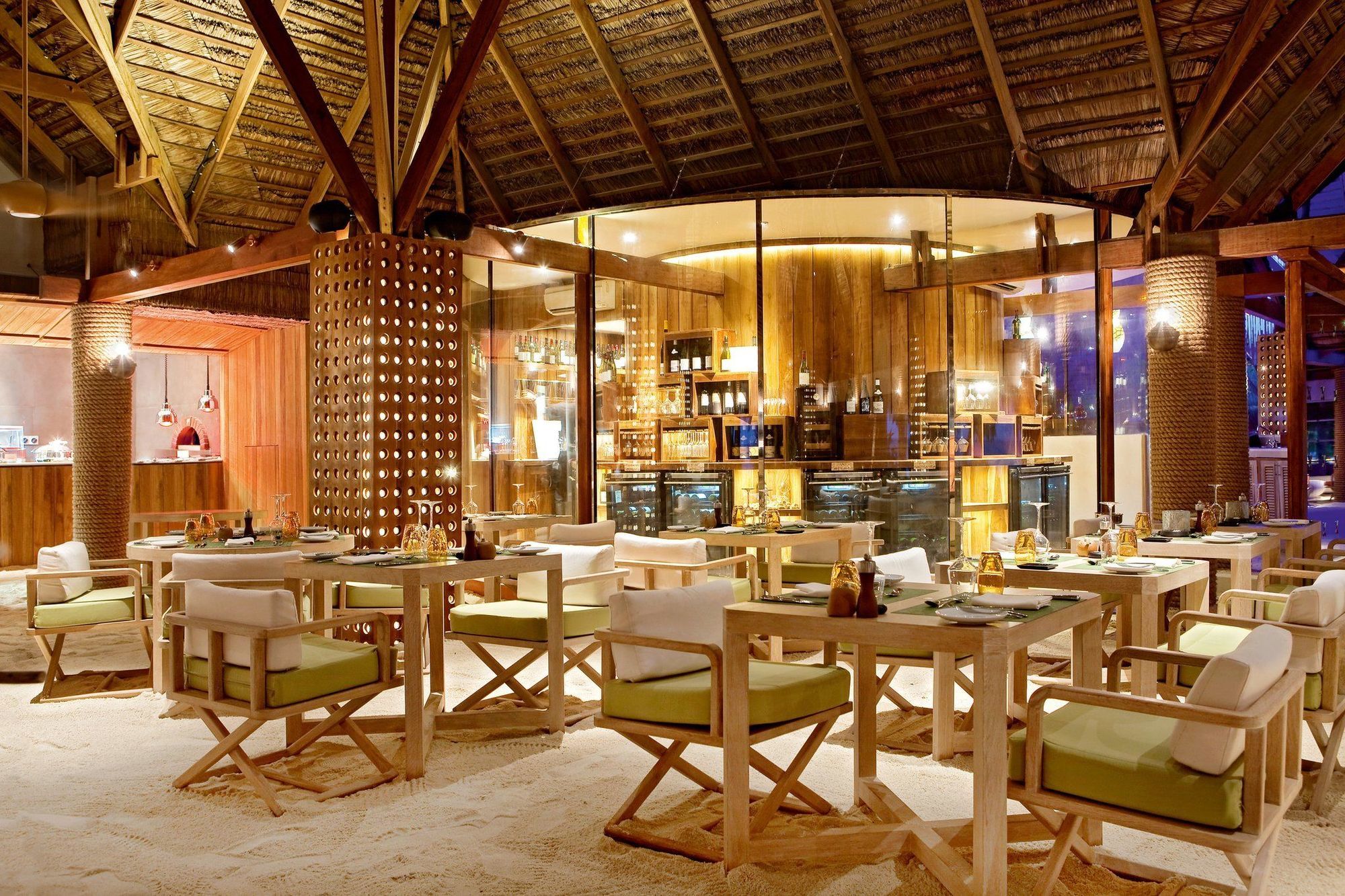 Constance Moofushi Maldives Hotel Himandhoo Restaurant photo